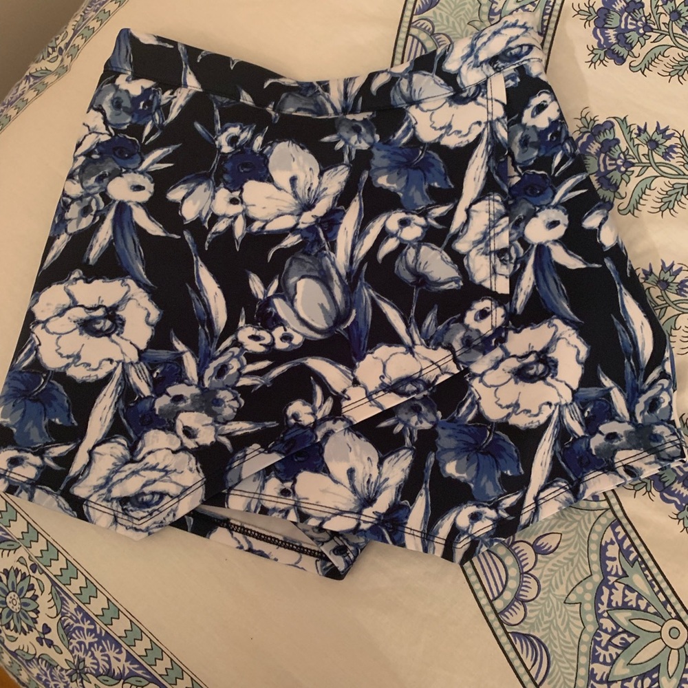 Abercrombie Skort!